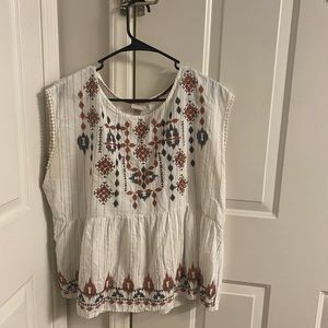 Knox rose blouse! Comfortable and no tags but brand new